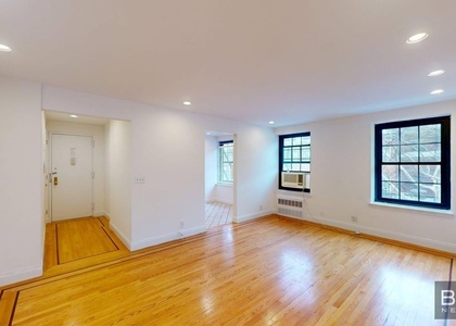 30 Charlton Street - Photo 1