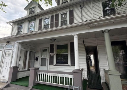 916 N New Street - Photo 1