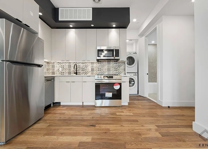 917 Broadway - Photo 1