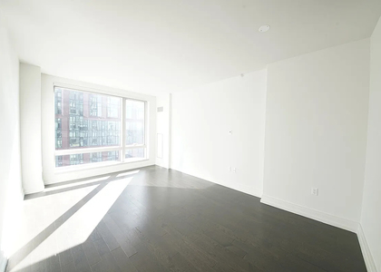 555 10th Avenue - Photo 1