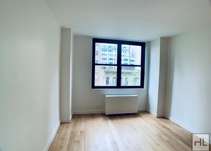 East 49 Street - Photo 1
