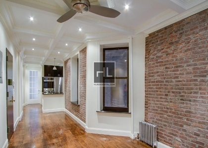 W 108th St - Photo 1