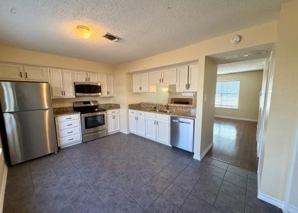 716 W Mulberry Street - Photo 1
