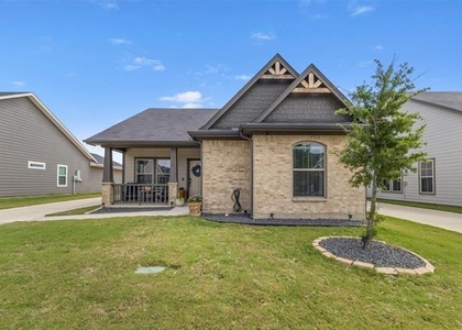 616 Charlotte Lane - Photo 1