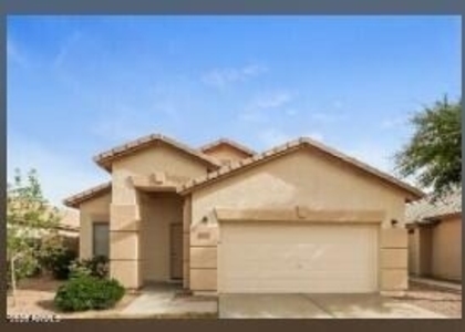 12420 W Woodland Avenue - Photo 1