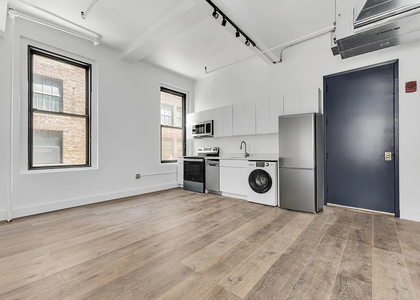 255 West 36th Street - Photo 1