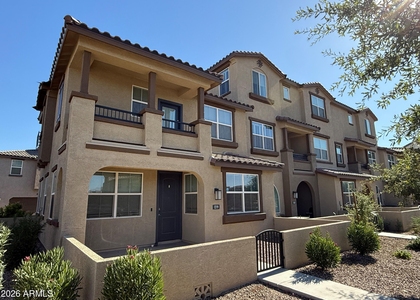 1255 N Arizona Avenue - Photo 1