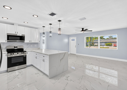 1531 Ne 33rd Street - Photo 1
