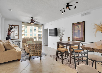 625 Casa Loma Boulevard - Photo 1