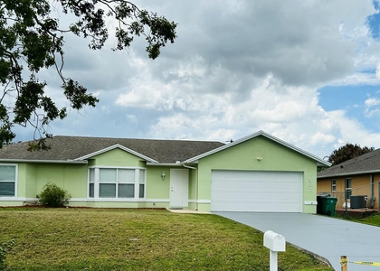 367 Sw Donna Terrace - Photo 1