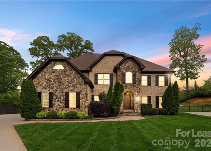 7307 Roseland Avenue - Photo 1