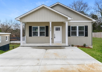 154 Mckinnon Avenue Ne - Photo 1
