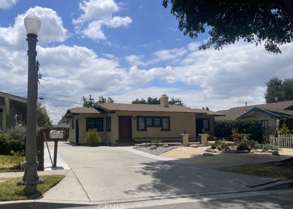 518 King - Photo 1