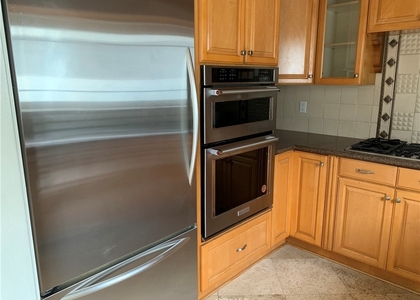 425 S Catalina Avenue - Photo 1