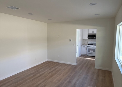616 Alexander - Photo 1