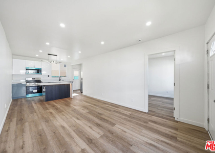 3020 W 12th Street - Photo 1