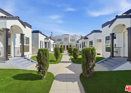 3020 W 12th Street - Photo 1