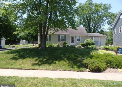 1820 Pimmit Drive - Photo 1