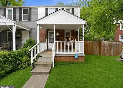 5935 Williamsburg Road - Photo 1