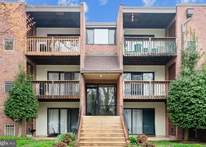 10724 W West Drive - Photo 1
