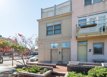 501 Vine Street - Photo 1