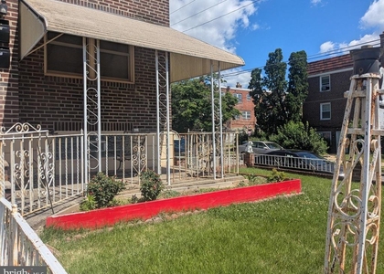 1327 E Weaver Street - Photo 1