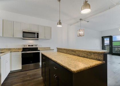 711 W 26th St - Photo 1