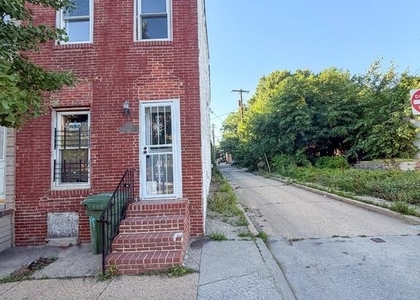 1226 Pratt Street W - Photo 1