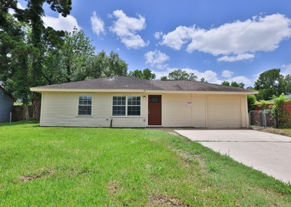 9026 Lake Forest Boulevard - Photo 1