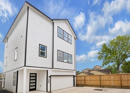 424 Sikes Street - Photo 1