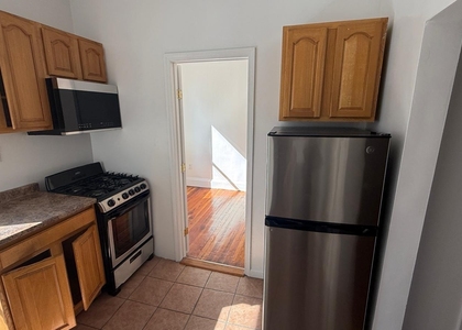 York Avenue - Photo 1