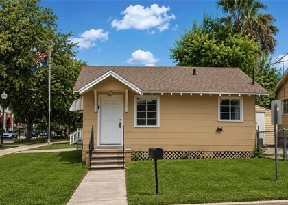 38443 6th Avenue - Photo 1