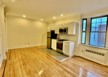 West 10th Street - Photo 1