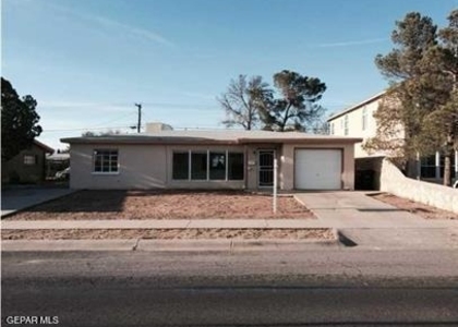 7405 Edgemere Boulevard - Photo 1