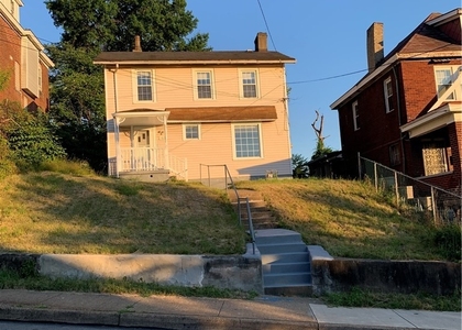 160 Hazelwood Ave - Photo 1