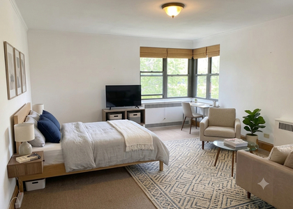 98-120 Queens Boulevard - Photo 1