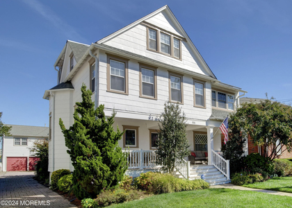 106 10th Avenue - Photo 1