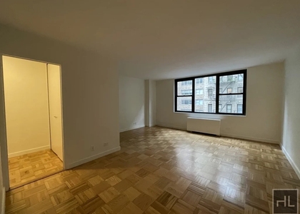 East 49 Street - Photo 1