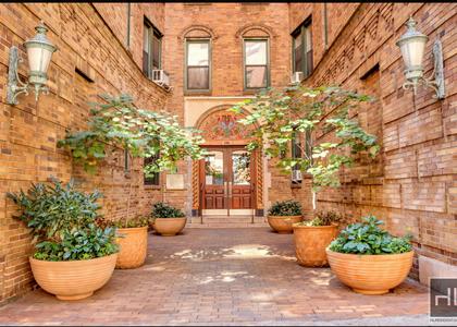 East 70 Street - Photo 1
