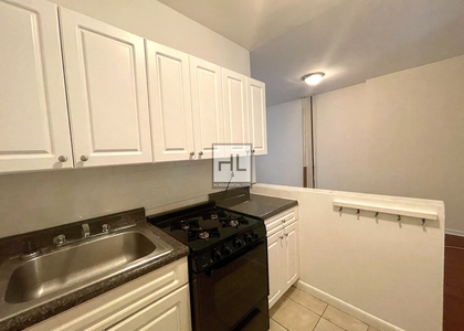 East 11 Street - Photo 1