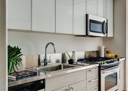 West 54th Street - Photo 1