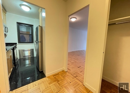 East 55 Street - Photo 1