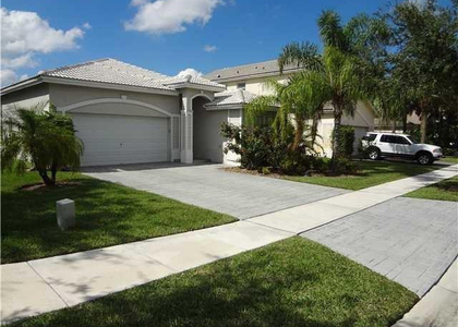 7953 Nw 70th Avenue - Photo 1