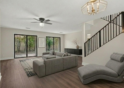 587 Nw 38th Avenue - Photo 1