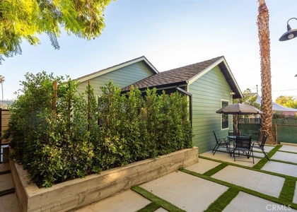 4945 Stratford - Photo 1