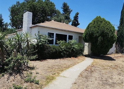 858 S Riverside - Photo 1