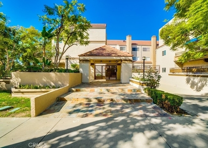 501 E Del Mar Boulevard - Photo 1