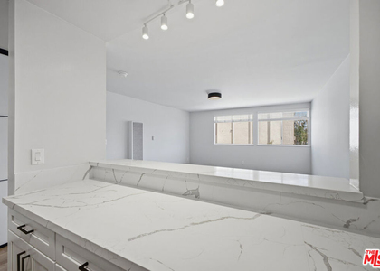 1337 S Hoover Street - Photo 1