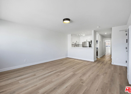 1337 S Hoover Street - Photo 1