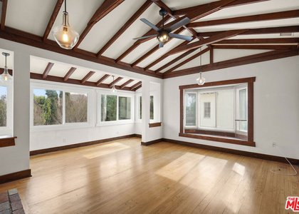 1821 Grace Avenue - Photo 1